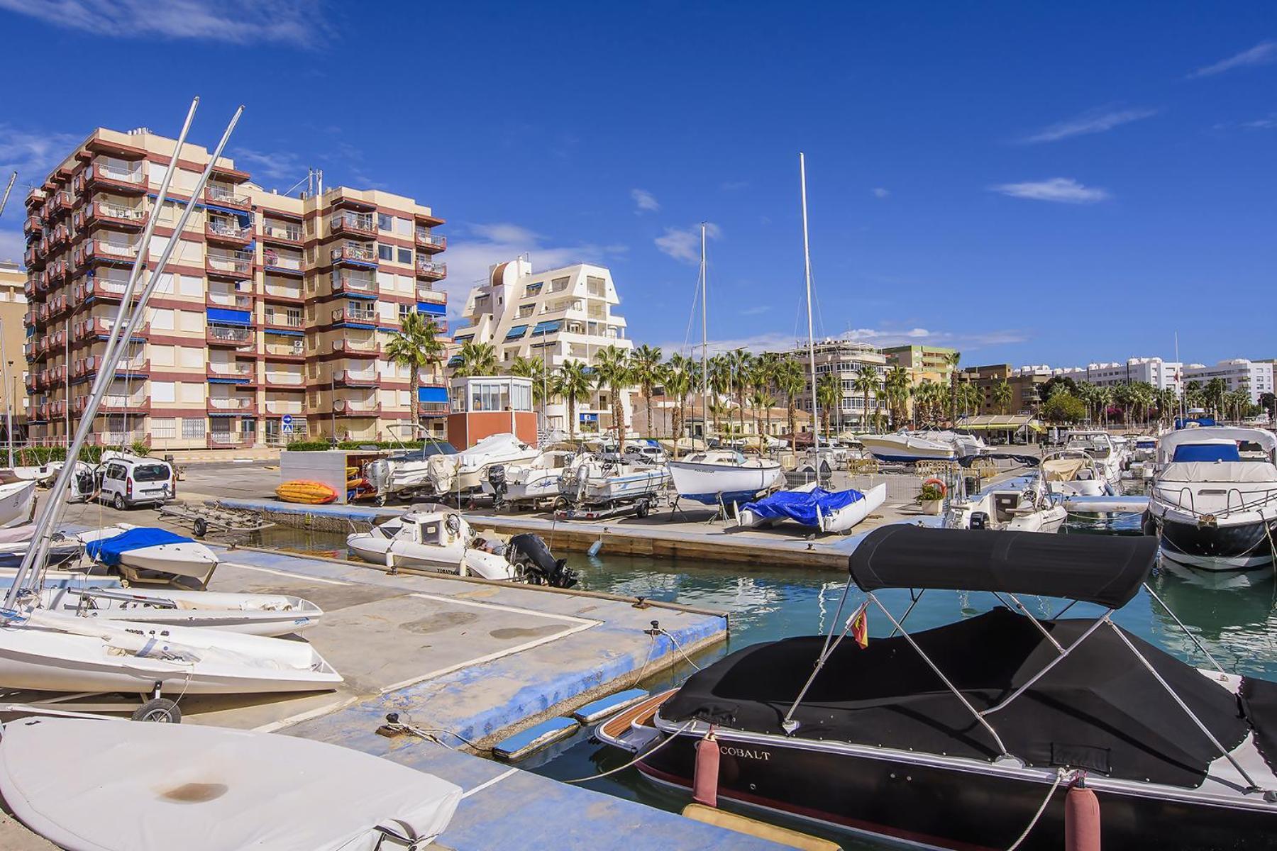 Aguilas Delicias Piscina Wifi Ac Parking Gratis Zewnętrze zdjęcie