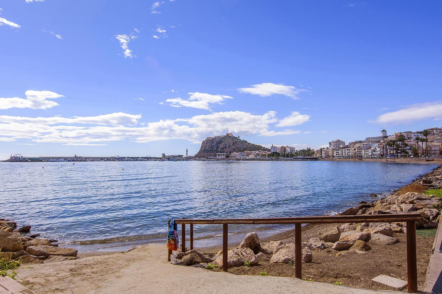 Aguilas Delicias Piscina Wifi Ac Parking Gratis Zewnętrze zdjęcie